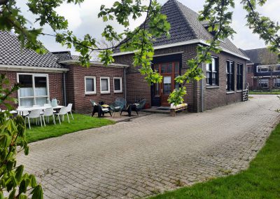 BinnenInn familiehuis voor 12 personen in Friesland voor gezinnen en bgroepen met eigen keuken en vakantie weekendje